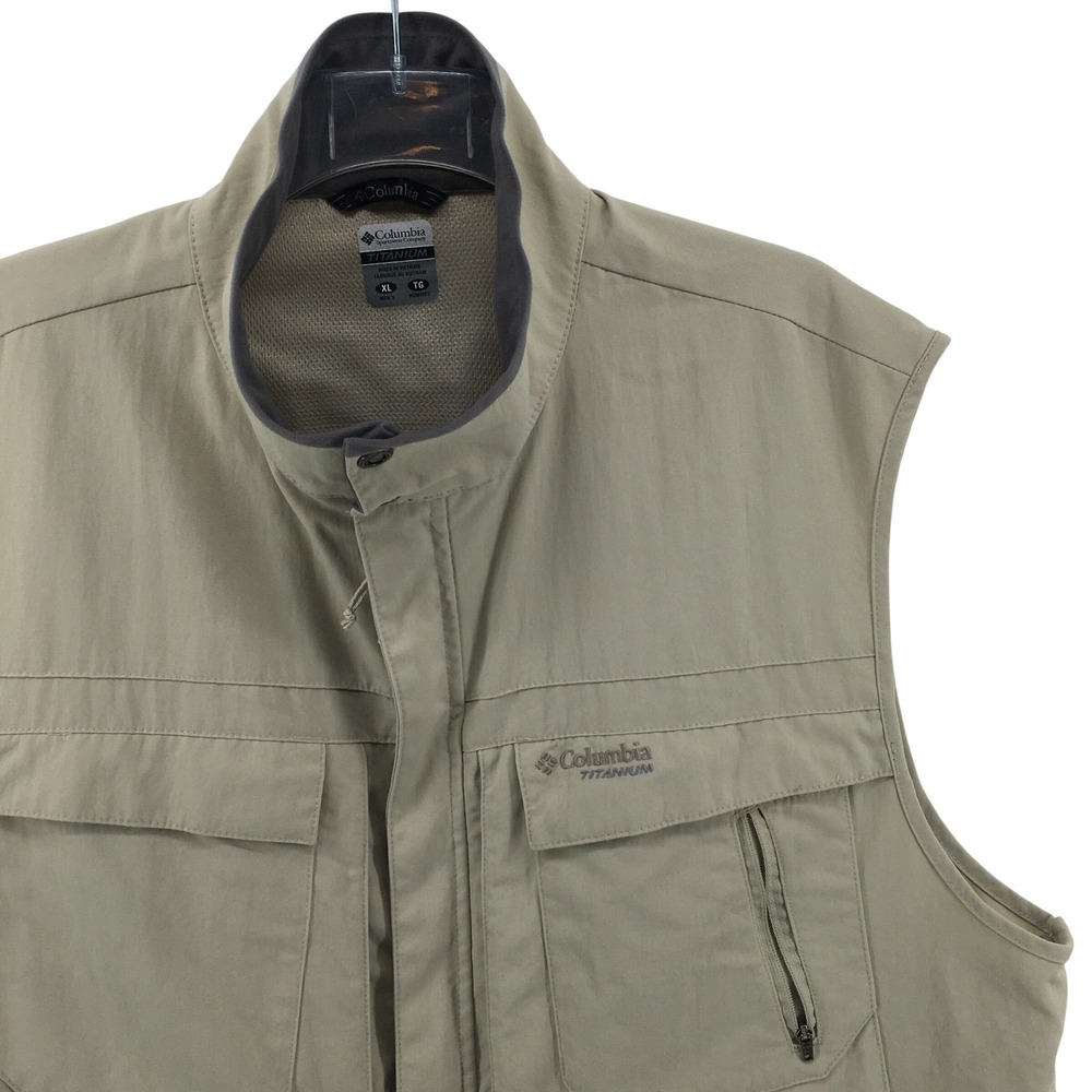 Columbia Titanium Vest Mens XL Tan Utility Fishing Hiking Multi-Pocket OmniShade
